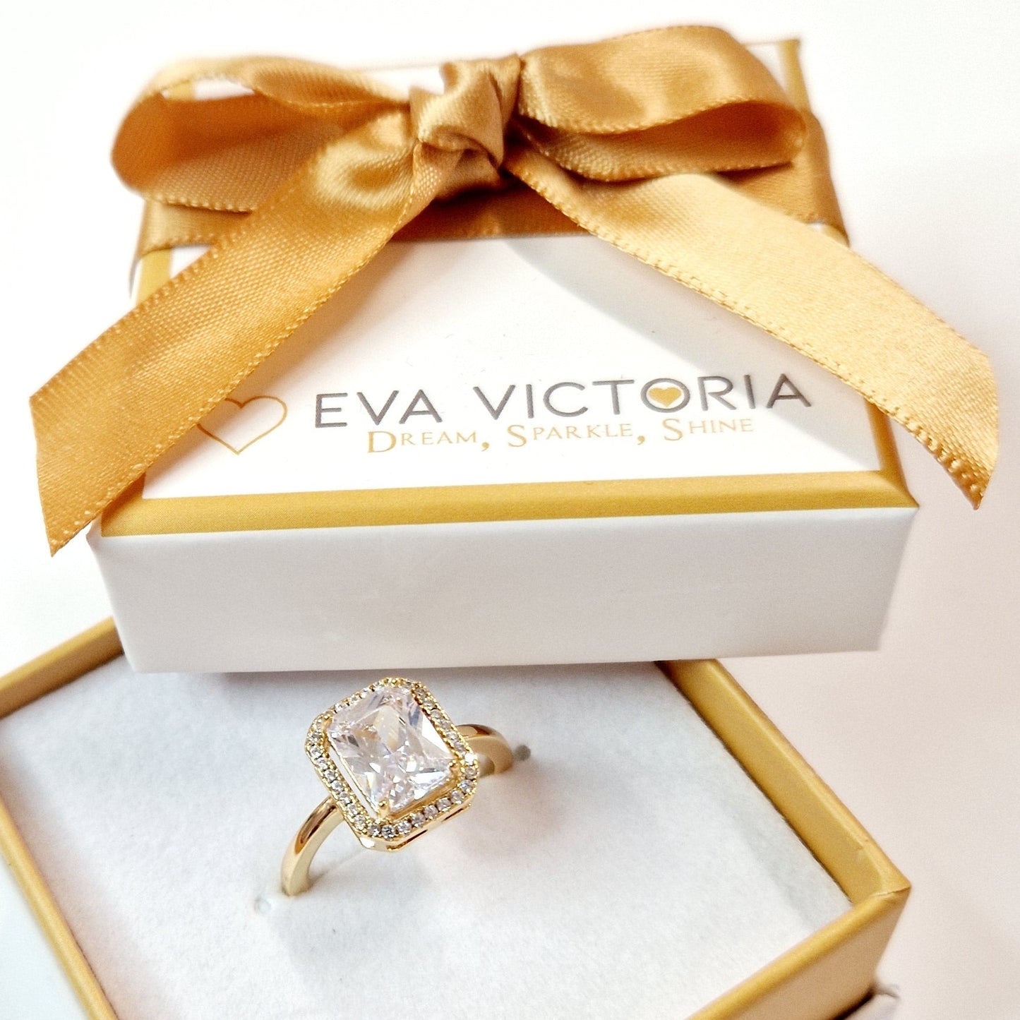 Absolute Jewellery Crystal Halo Gold Ring