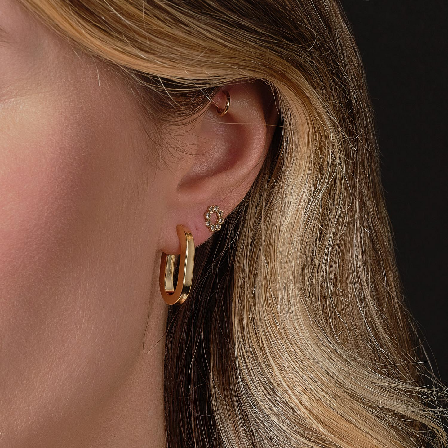 Simple Oval Hoop Earrings in Silver or Gold