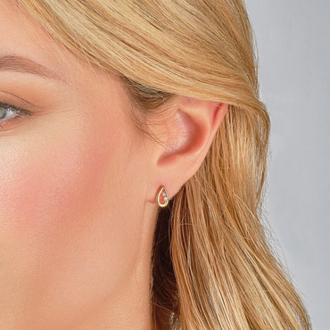 9ct Gold Diamond 0,06ct Pointed Teardrop Stud Earrings