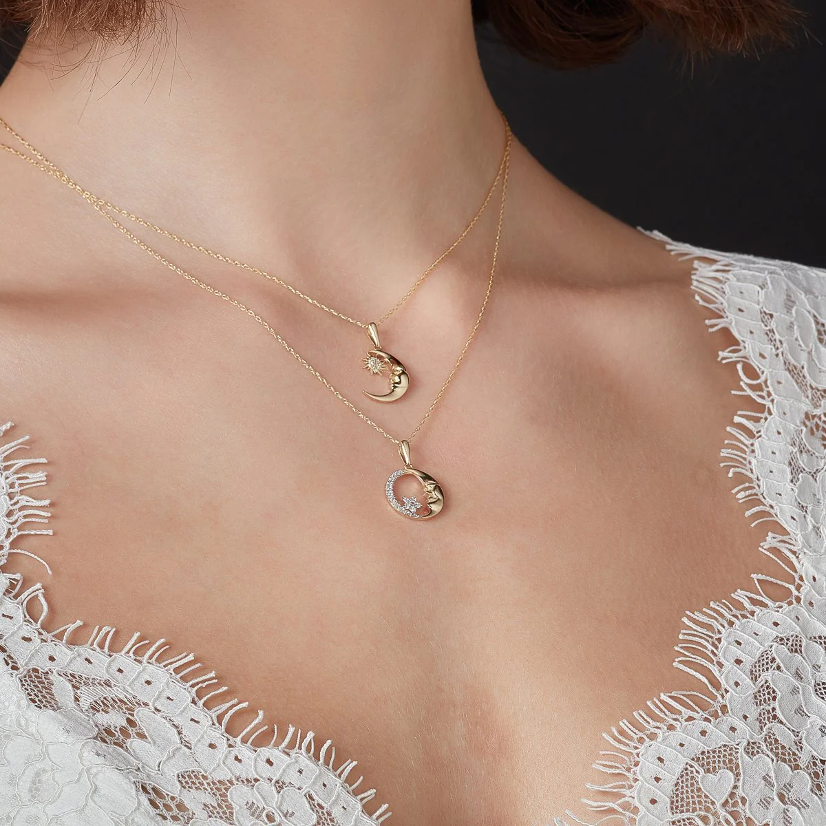 9ct Gold Moon & Star Circle Pendant