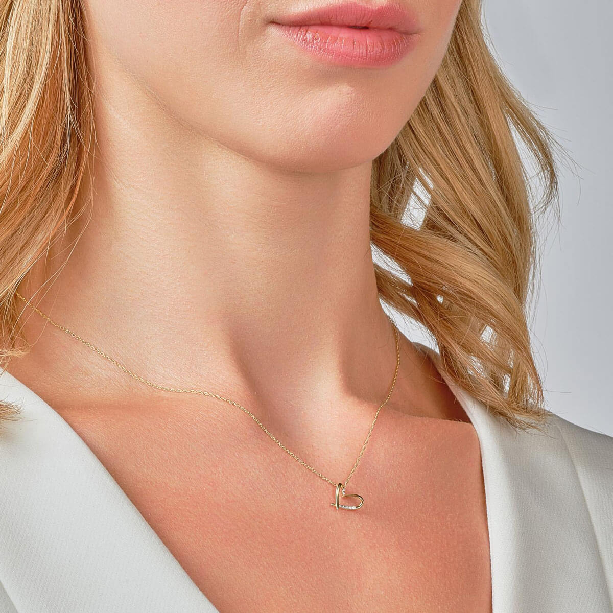 9ct Gold Diamond 0.03ct Heart Pendant