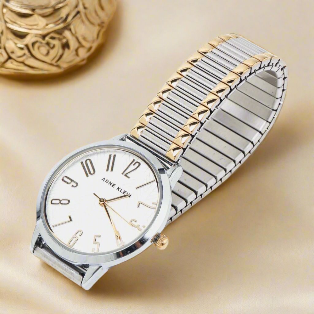 expandable strap watch