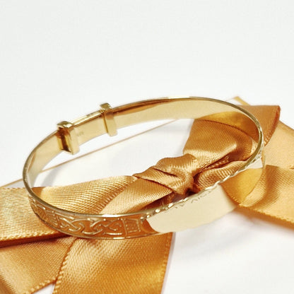 Eva Victoria Personalised Gold Plated Claddagh Baby Bangle