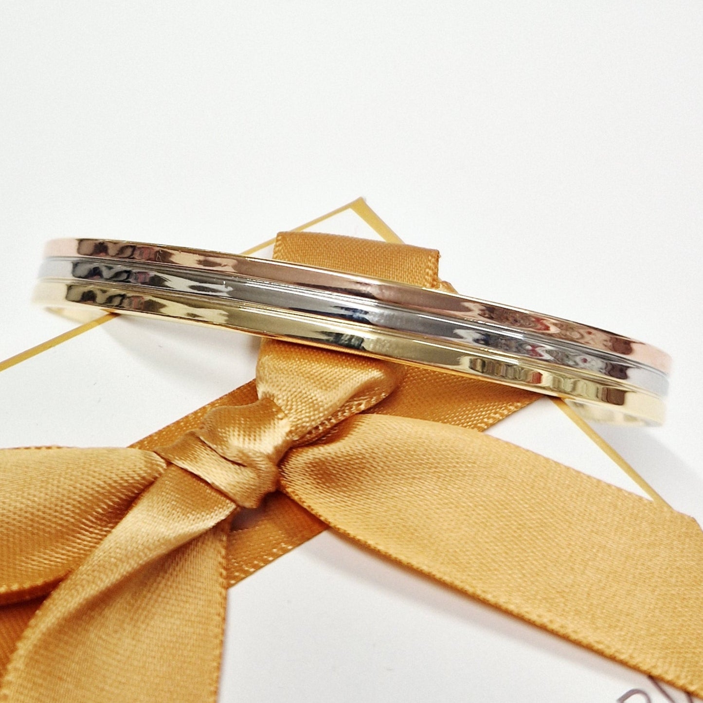 Slánú Neart 3 Tone Copper Magnetic Bangle for Women