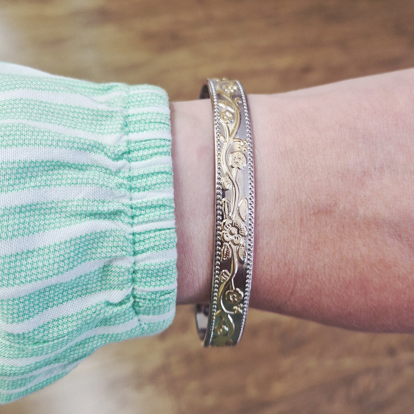 Slánú Neart Floral Silver & Gold Magnetic Bangle for Women