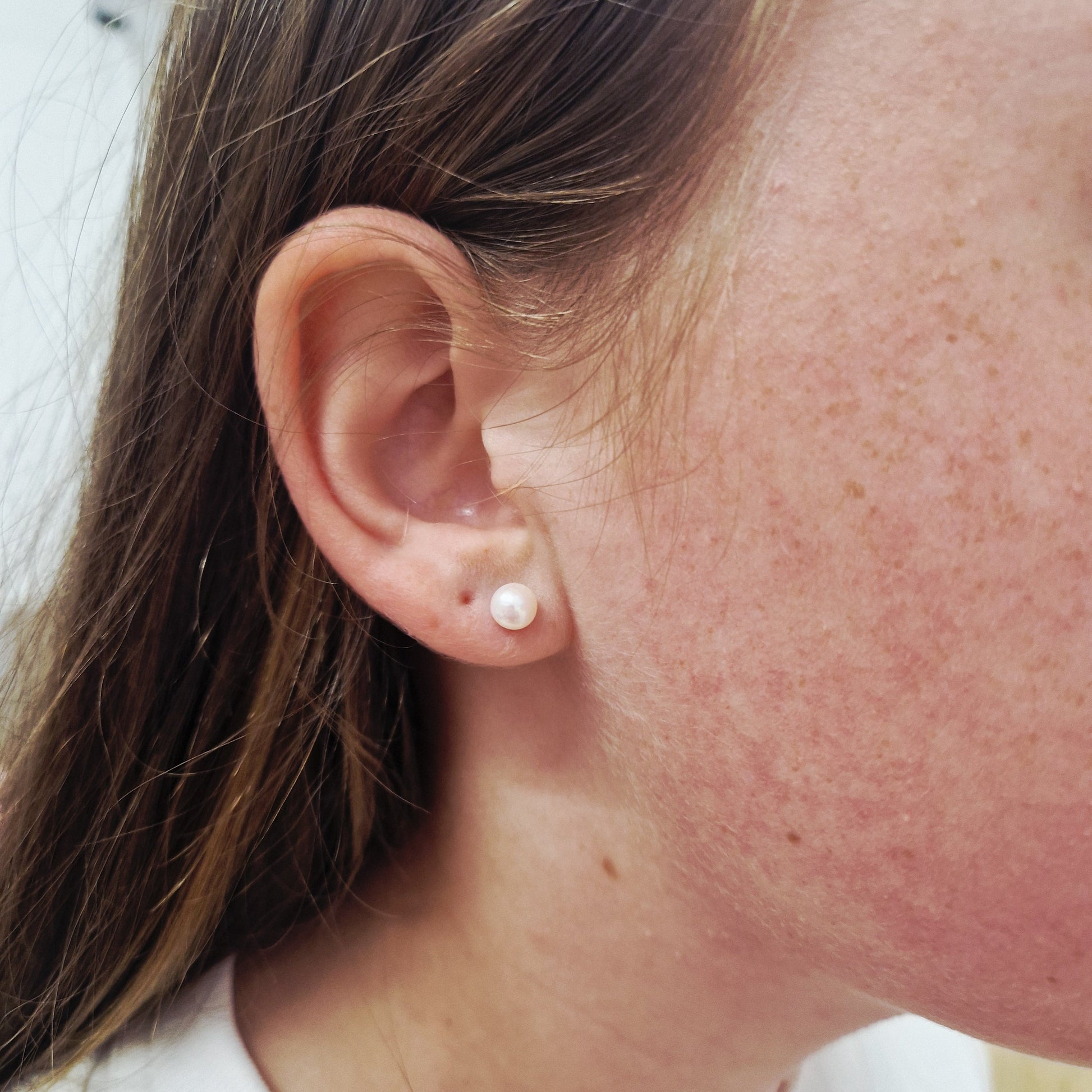6m white button pearl stud for girls in ireland